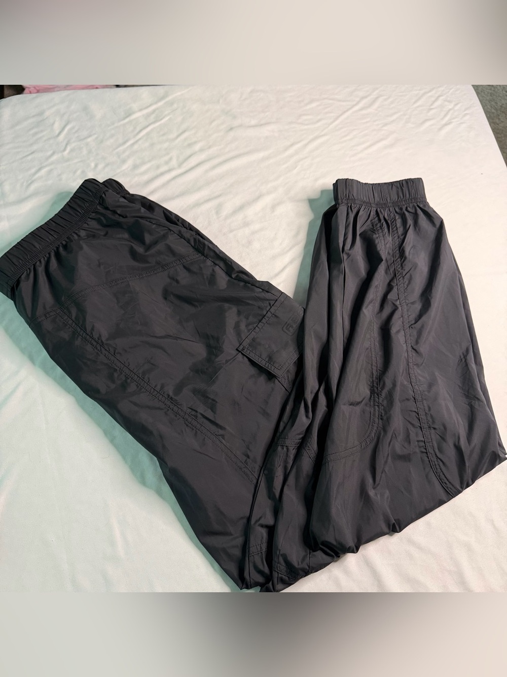 NWT Fabletics Parachute‎ Pants XL Black Cargo Pocket Lightweight Travel Joggers
